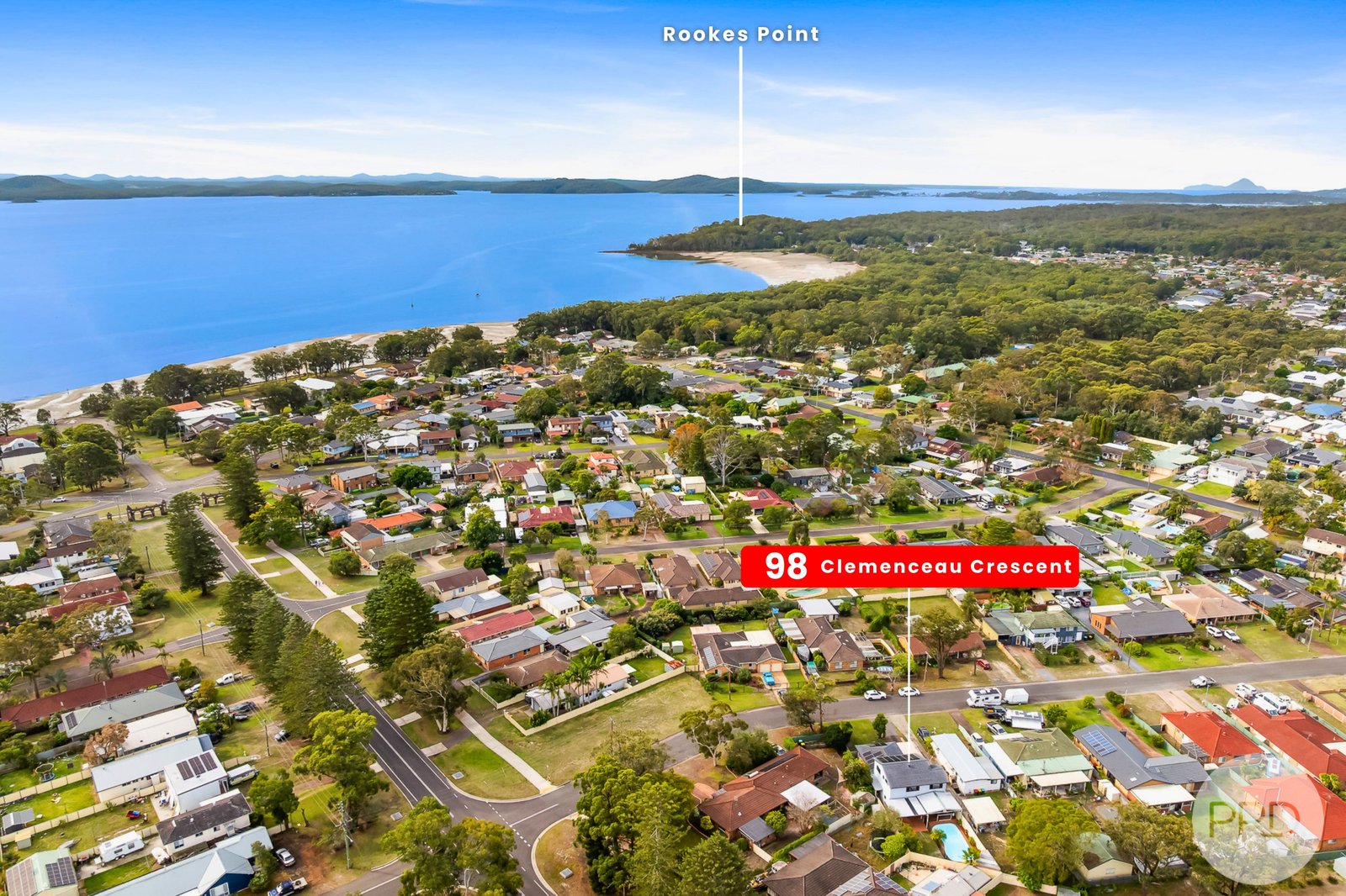 98 Clemenceau Crescent TANILBA BAY 4