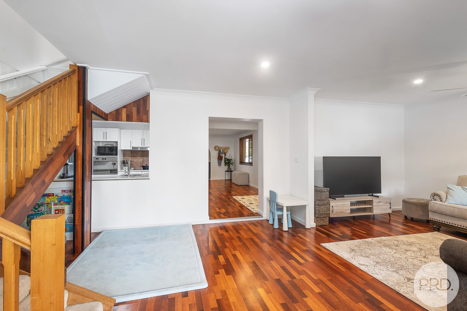 98 Clemenceau Crescent TANILBA BAY 8