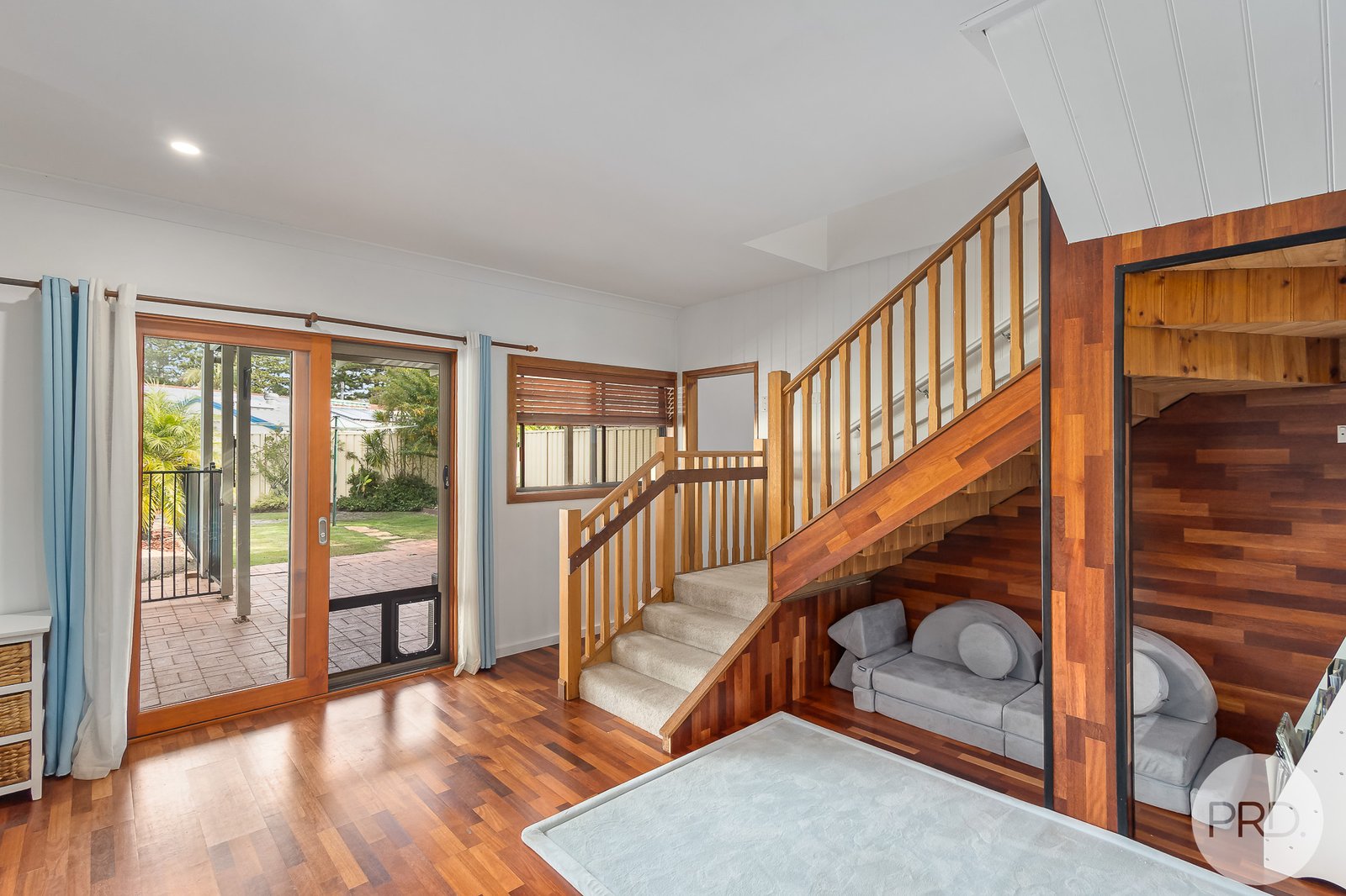 98 Clemenceau Crescent TANILBA BAY 9
