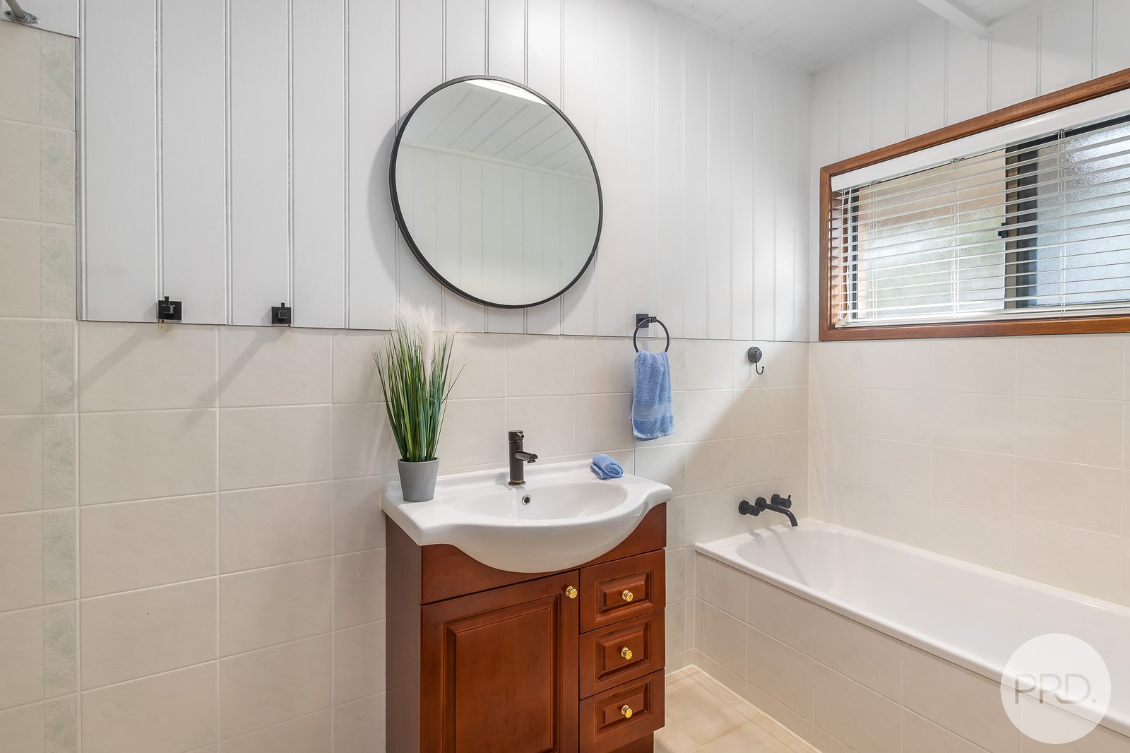 98 Clemenceau Crescent TANILBA BAY 18