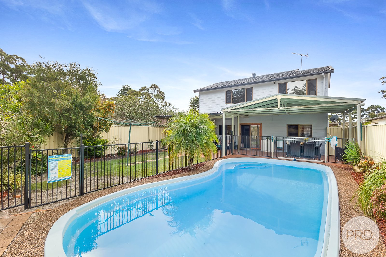 98 Clemenceau Crescent TANILBA BAY 26