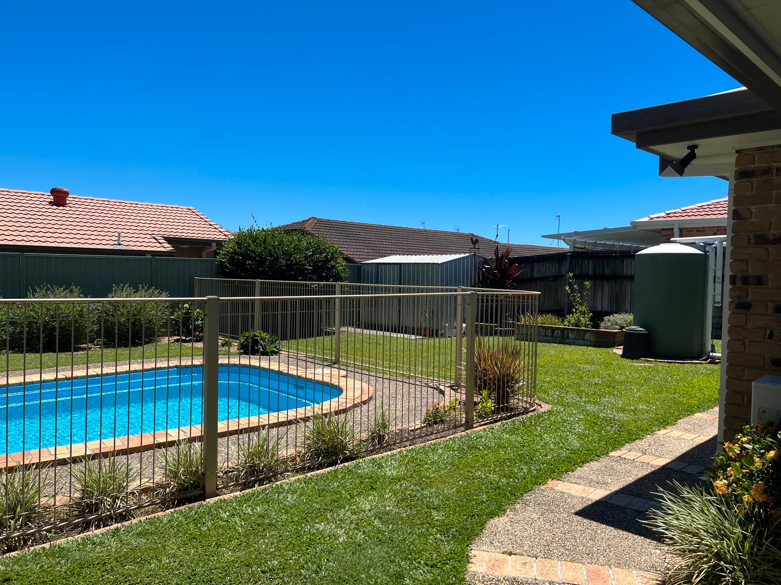 98 Clives Circuit CURRUMBIN WATERS 12
