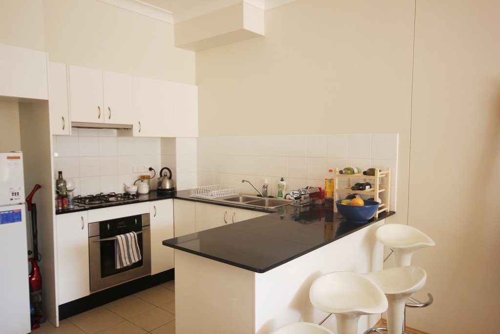 9/8 Derby Street KOGARAH 2