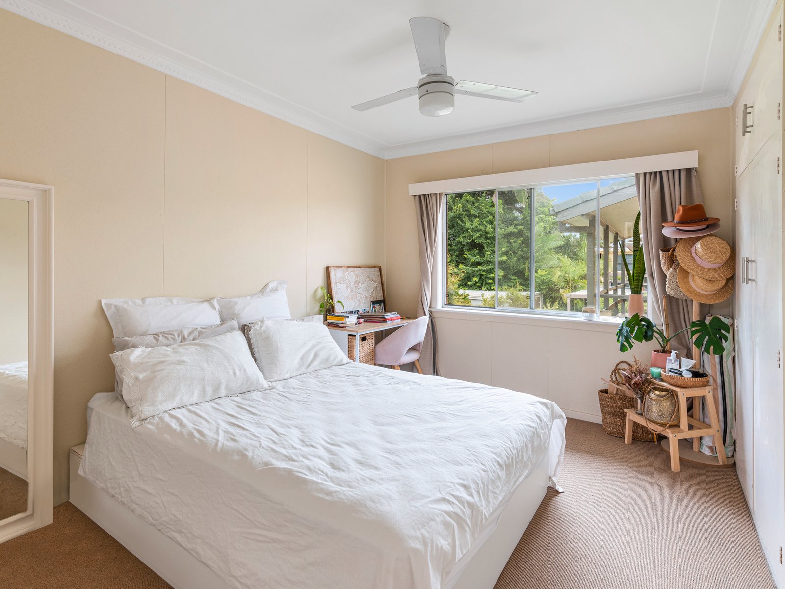 98 Duringan Street CURRUMBIN 8