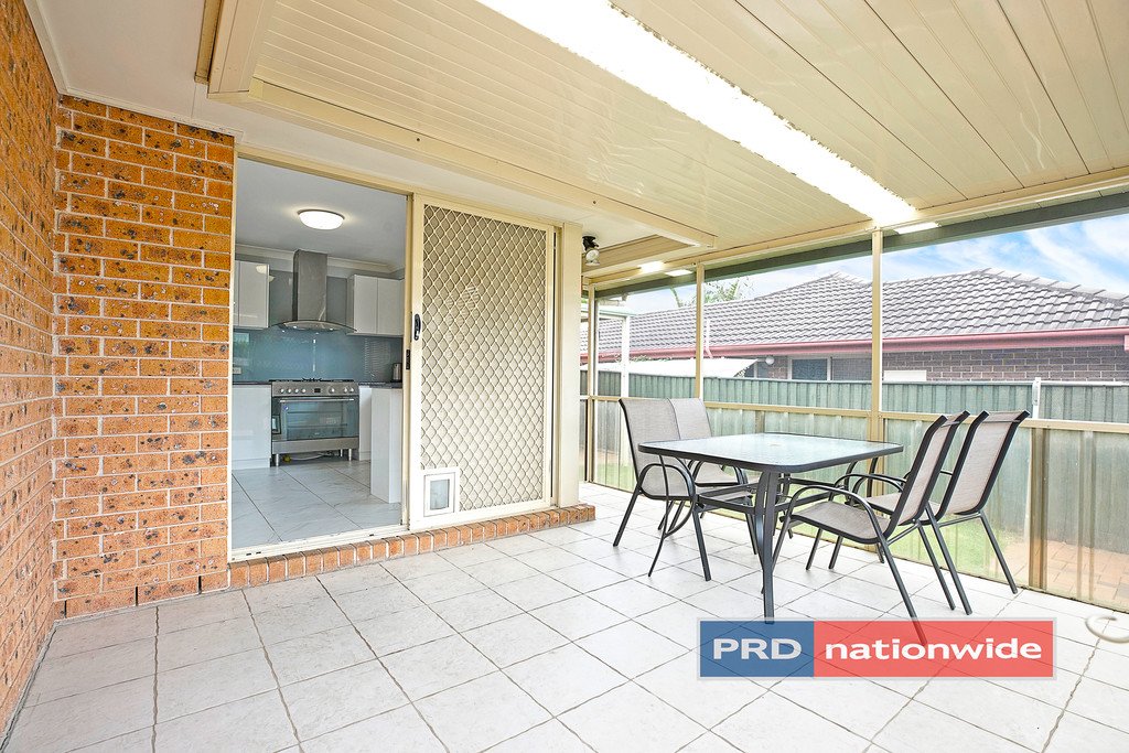 98 Goldmark Crescent CRANEBROOK 8