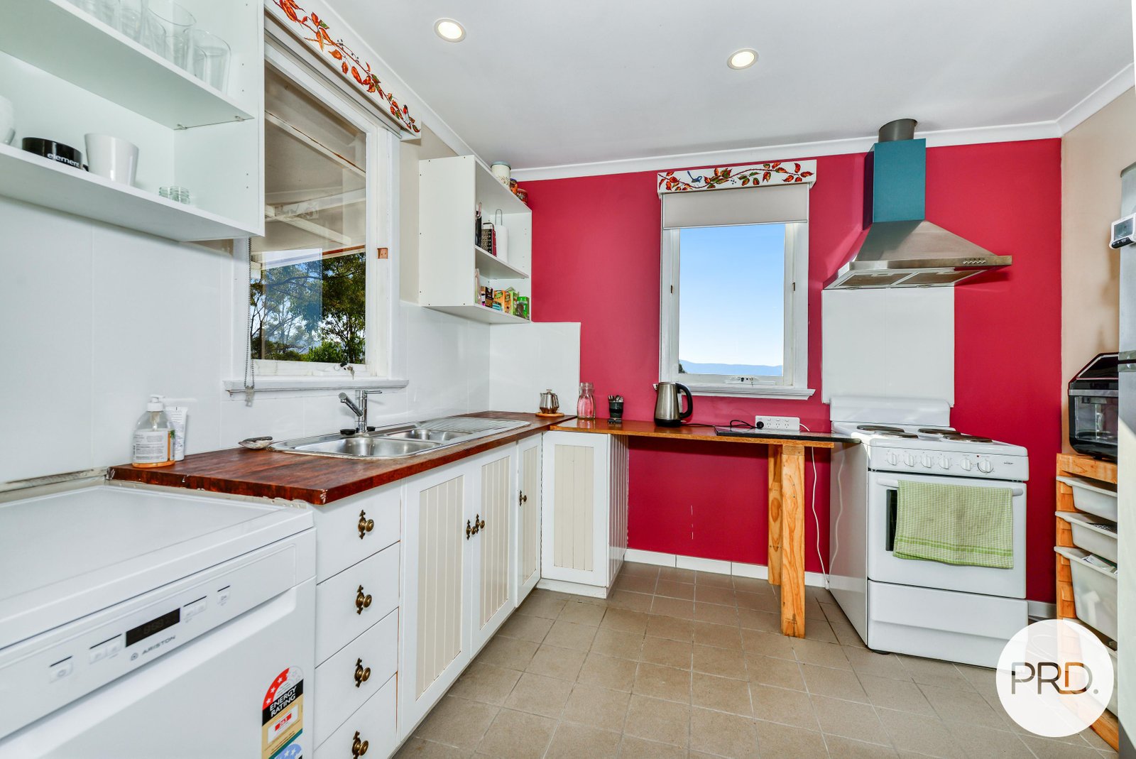 98 Jefferys Track LACHLAN 8