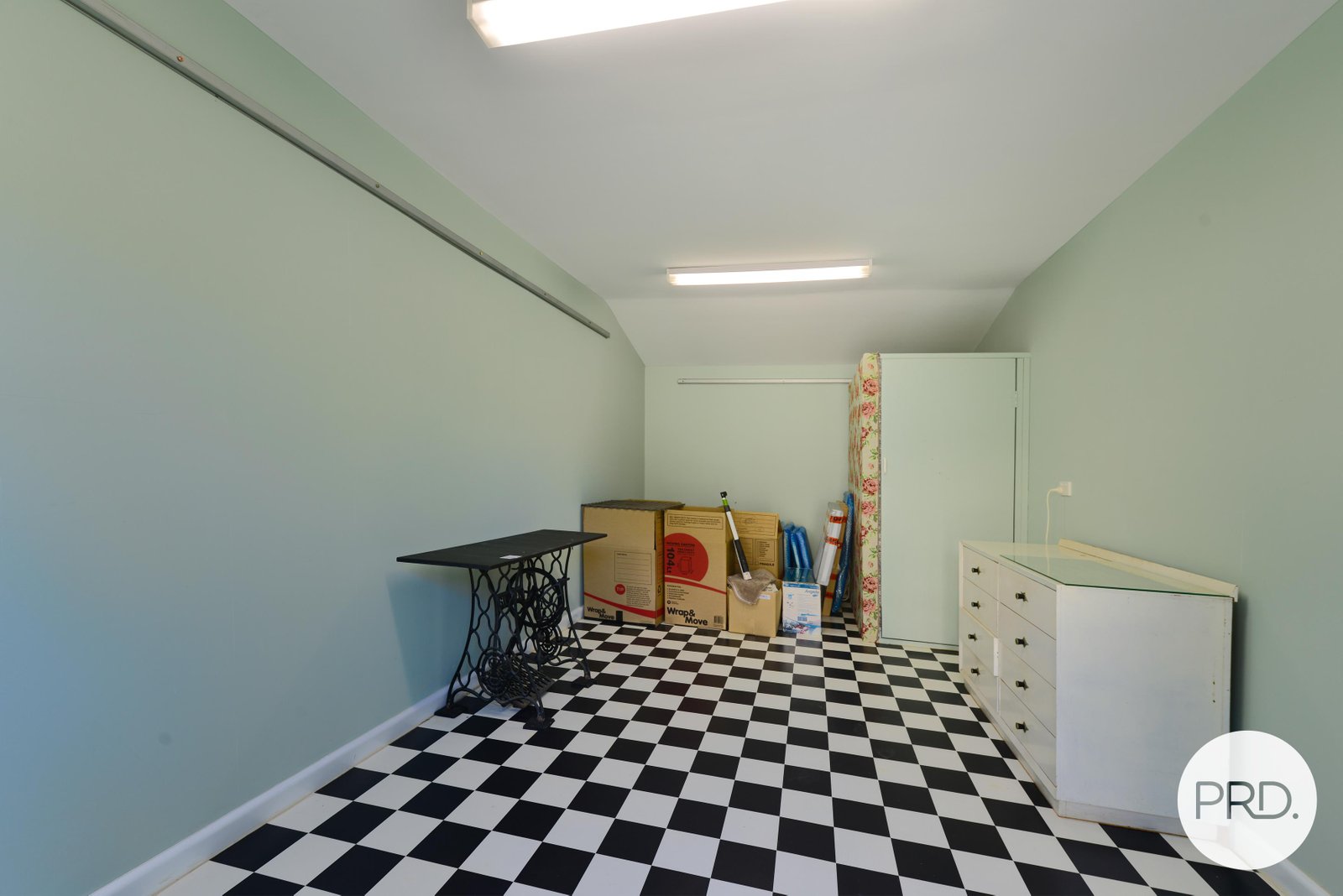 98 Jefferys Track LACHLAN 18