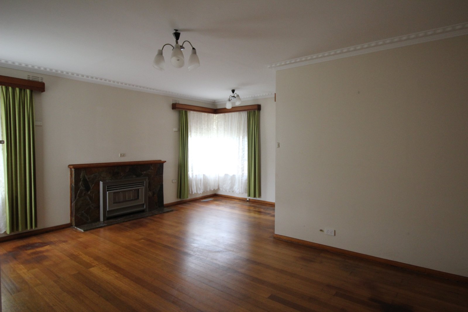 Gallery: 98 Lower Dandenong Road