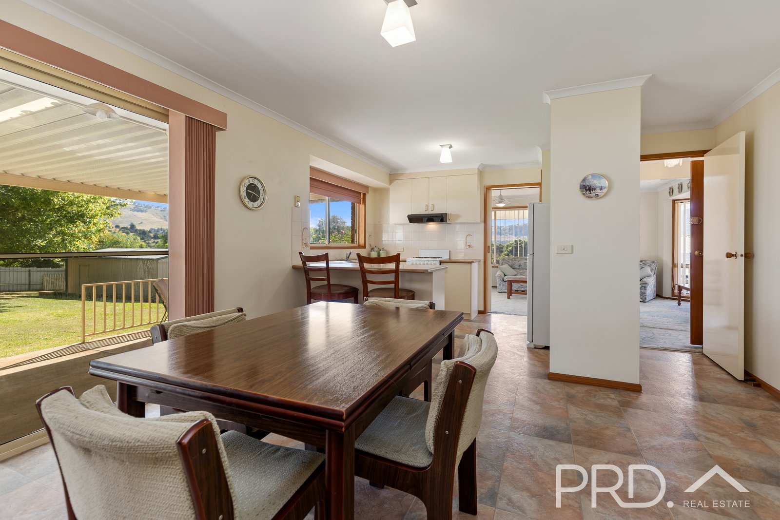 98 Lynch Street ADELONG 2