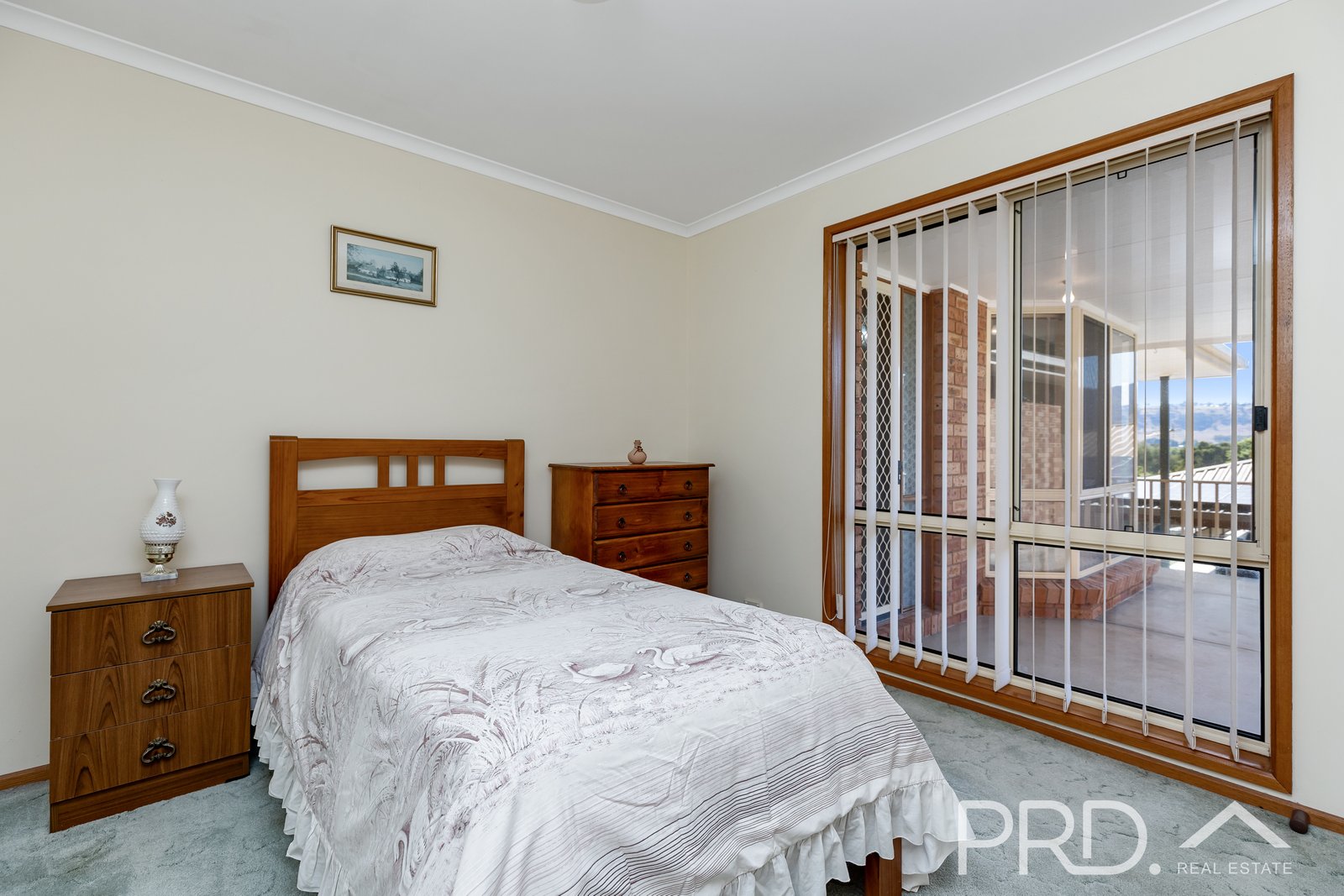 98 Lynch Street ADELONG 7