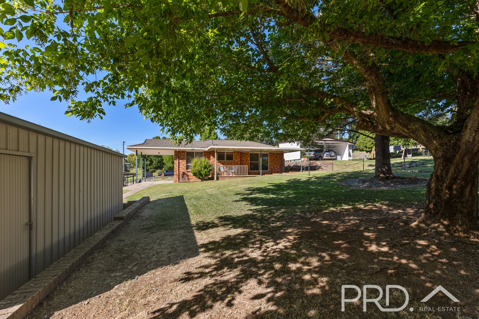 98 Lynch Street ADELONG 15