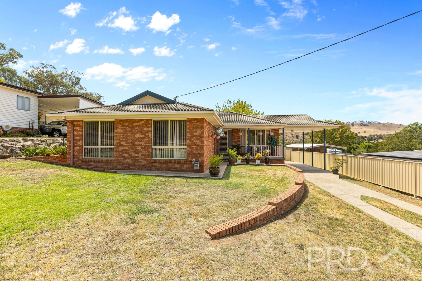 98 Lynch Street ADELONG 1