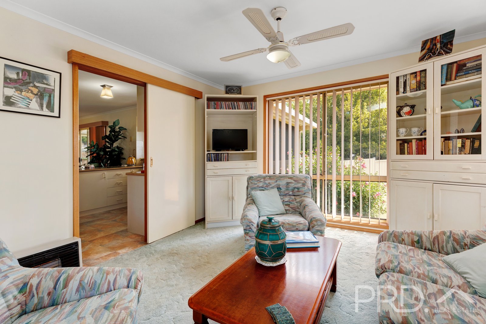 98 Lynch Street ADELONG 10