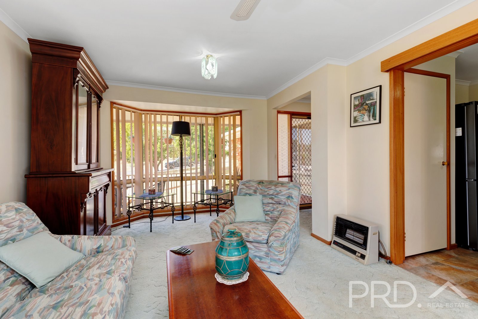 98 Lynch Street ADELONG 11