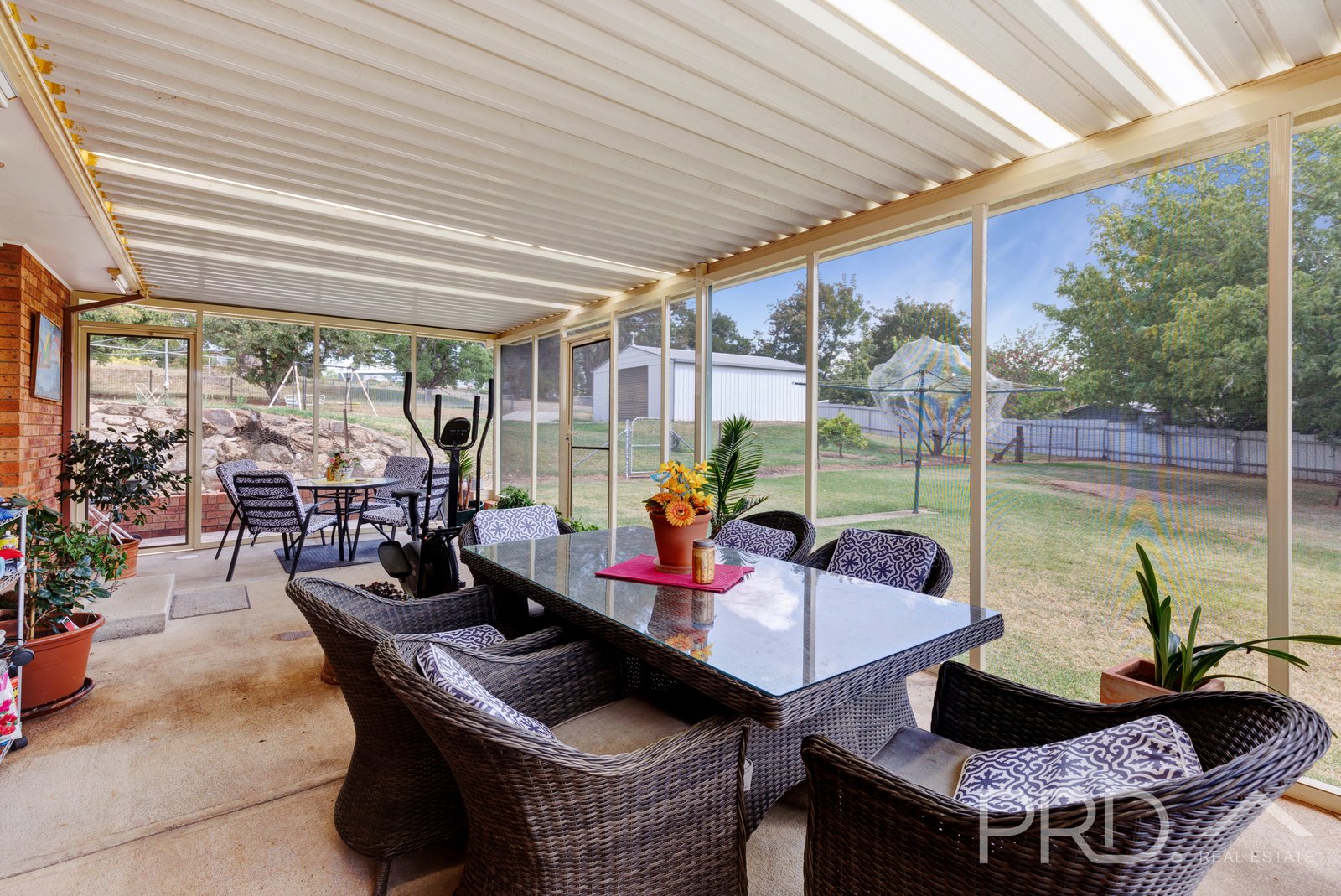 98 Lynch Street ADELONG 12