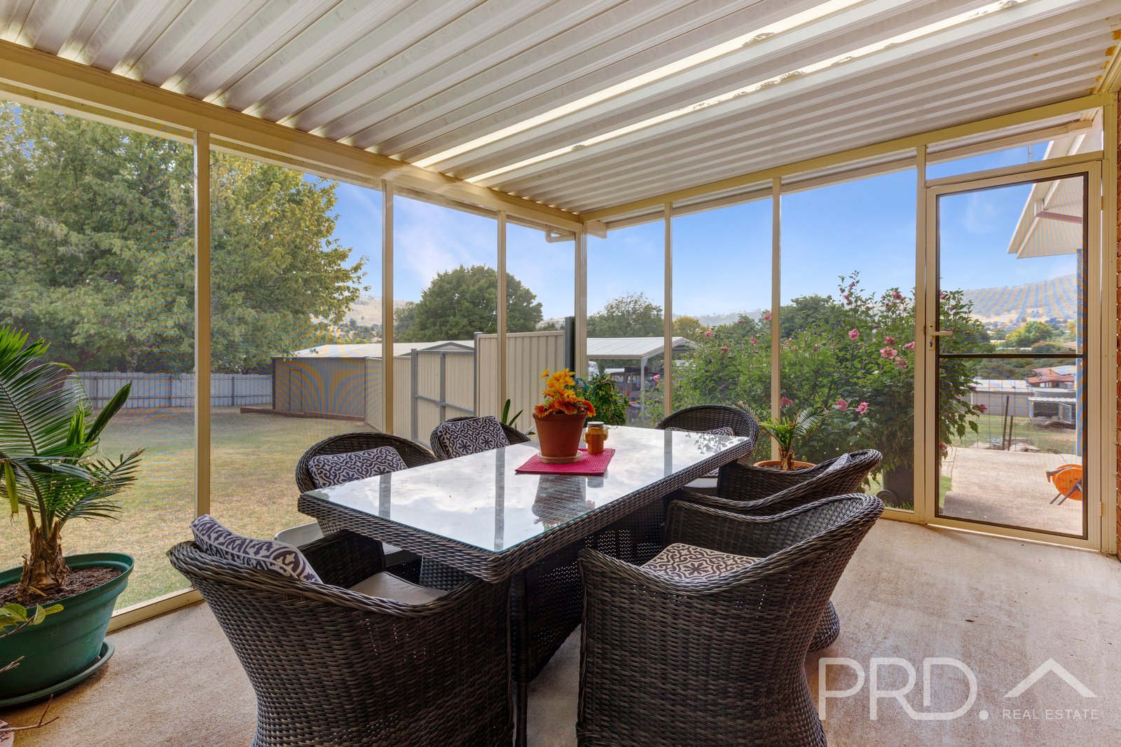 98 Lynch Street ADELONG 13