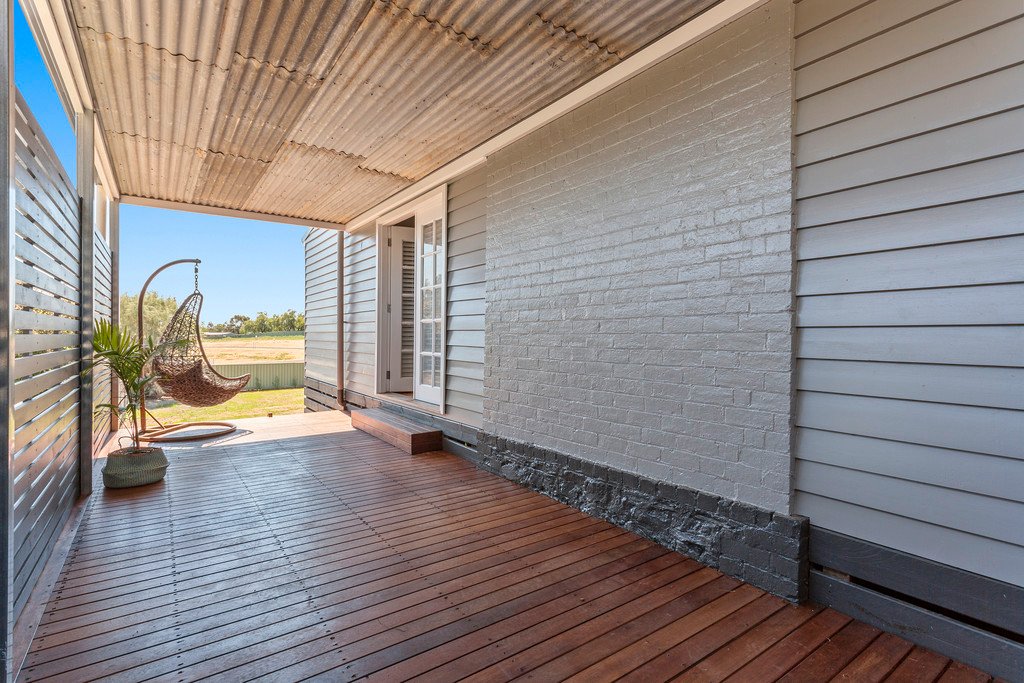 98 Marong Road BENDIGO 13