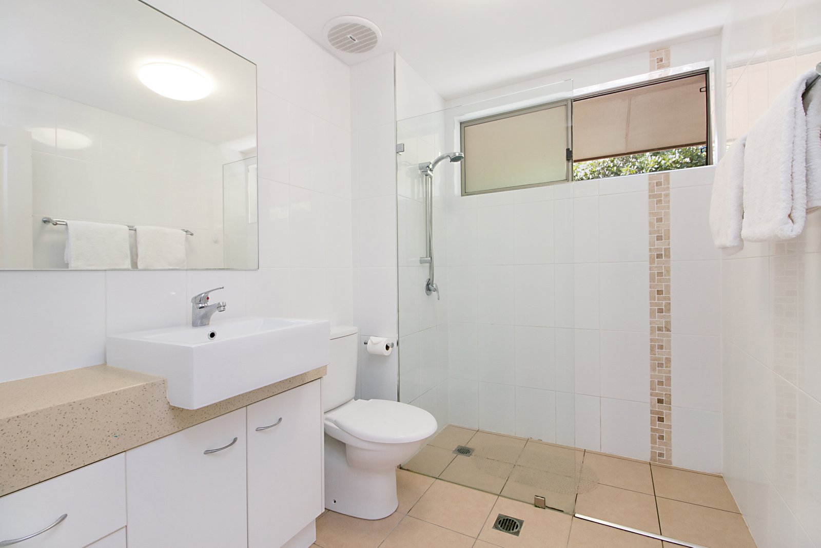 9/8 Musgrave Street COOLANGATTA 8