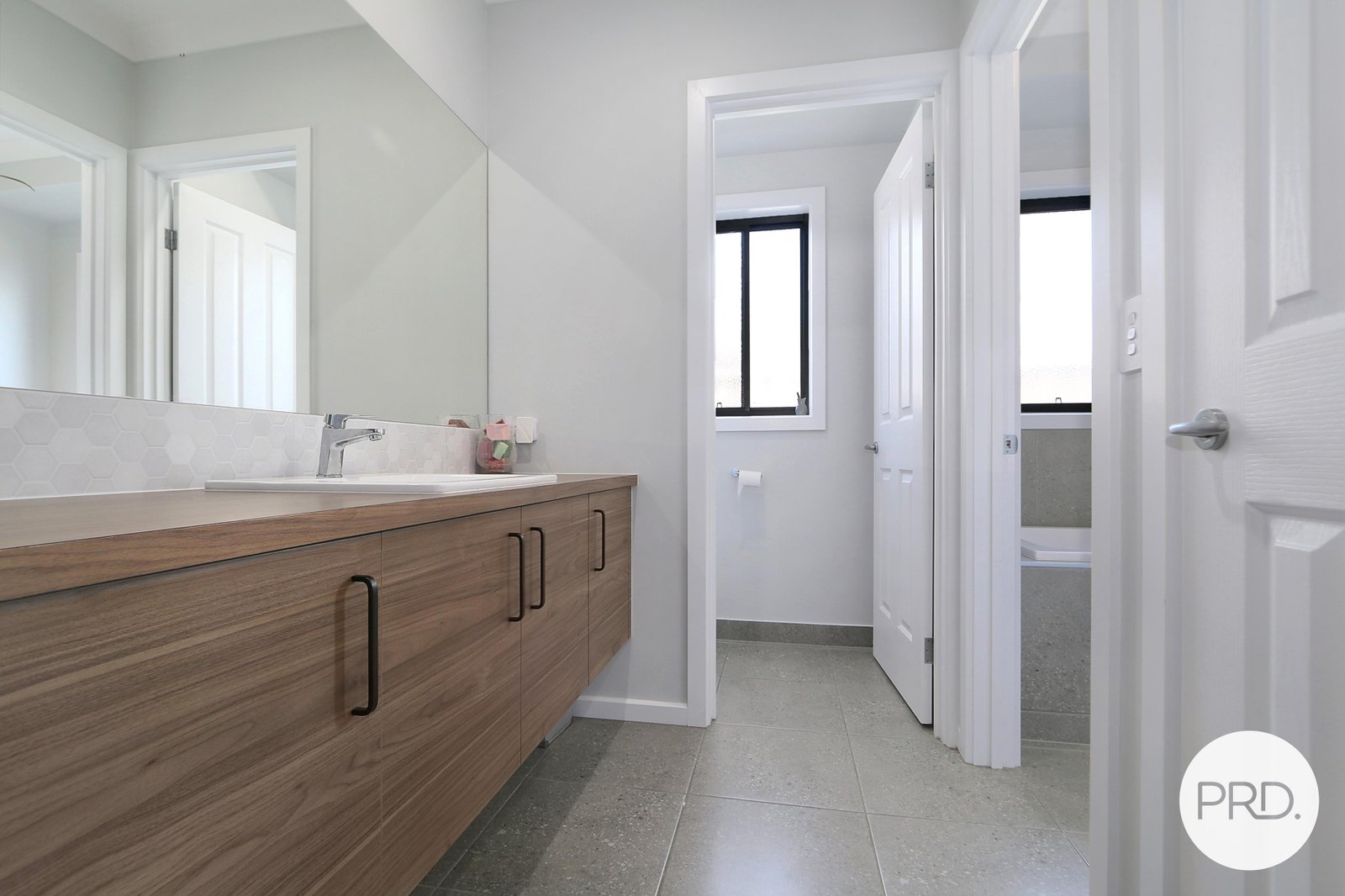 98 Nottingham Road THURGOONA 16