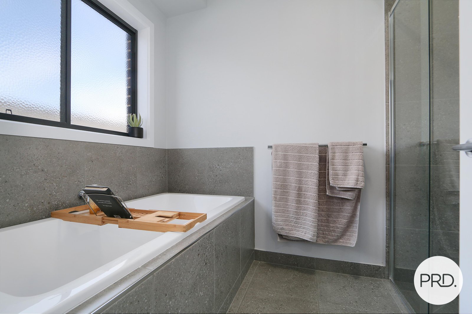 98 Nottingham Road THURGOONA 17