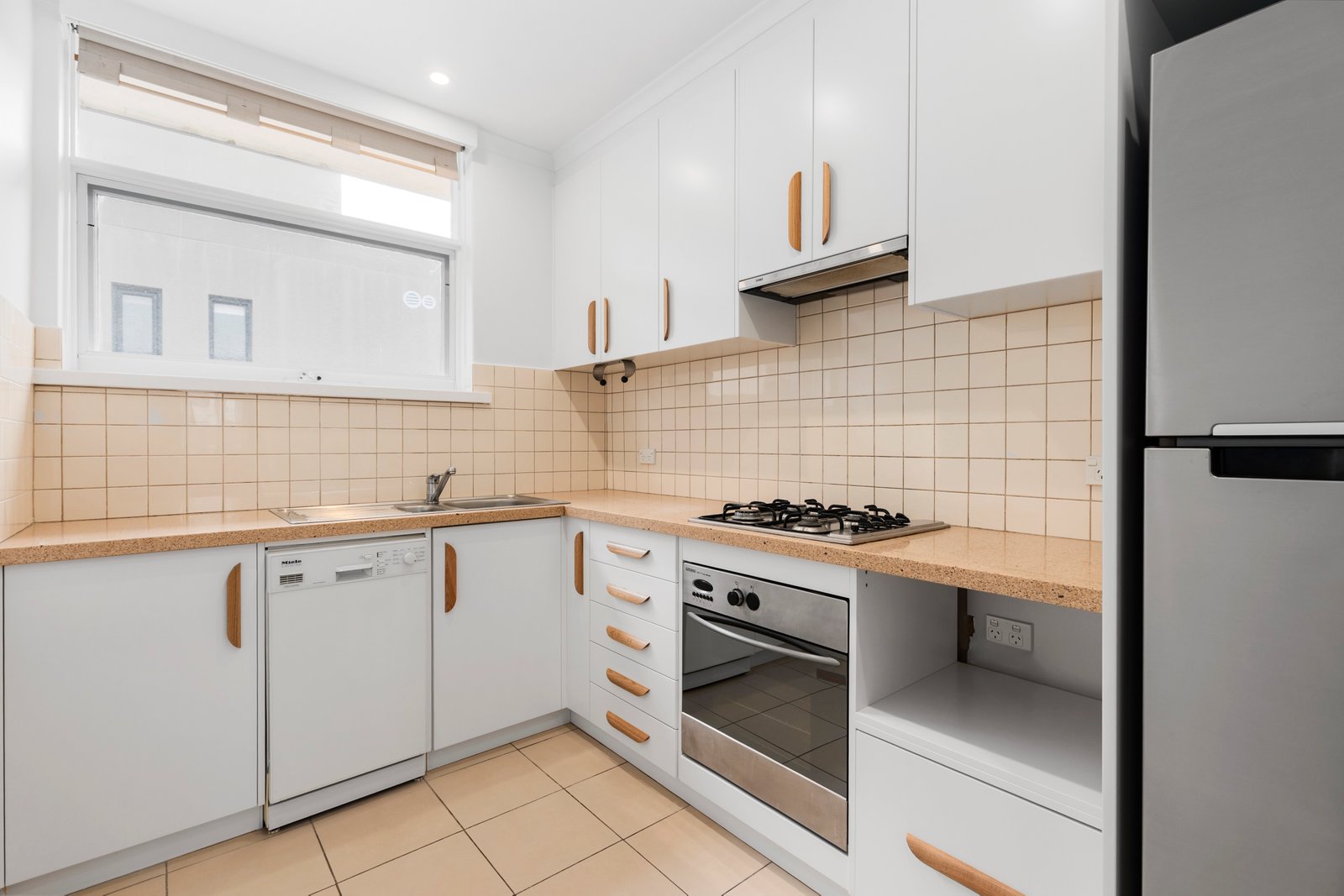 Real Estate and Property in 9/8 Pine Avenue, Elwood, VIC