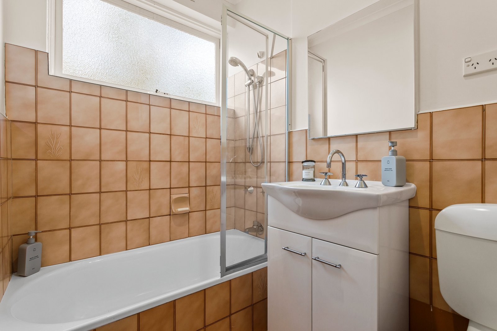 Real Estate and Property in 9/8 Pine Avenue, Elwood, VIC