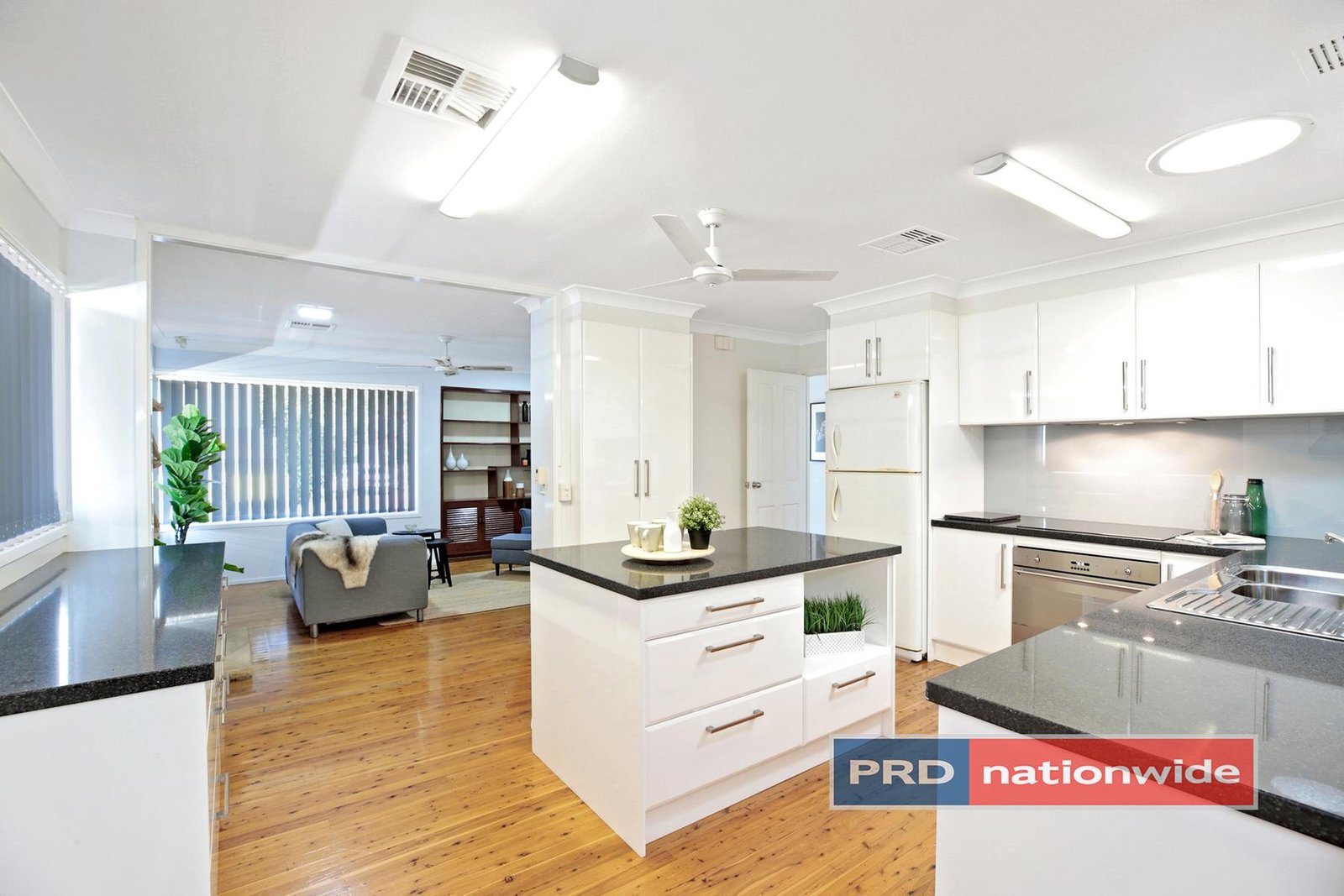 98 Racecourse Road SOUTH PENRITH 6