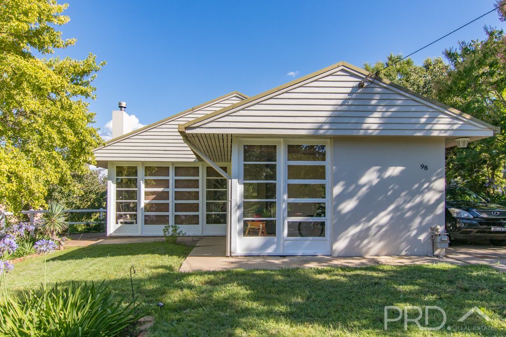 98 Richmond St  TUMUT 1