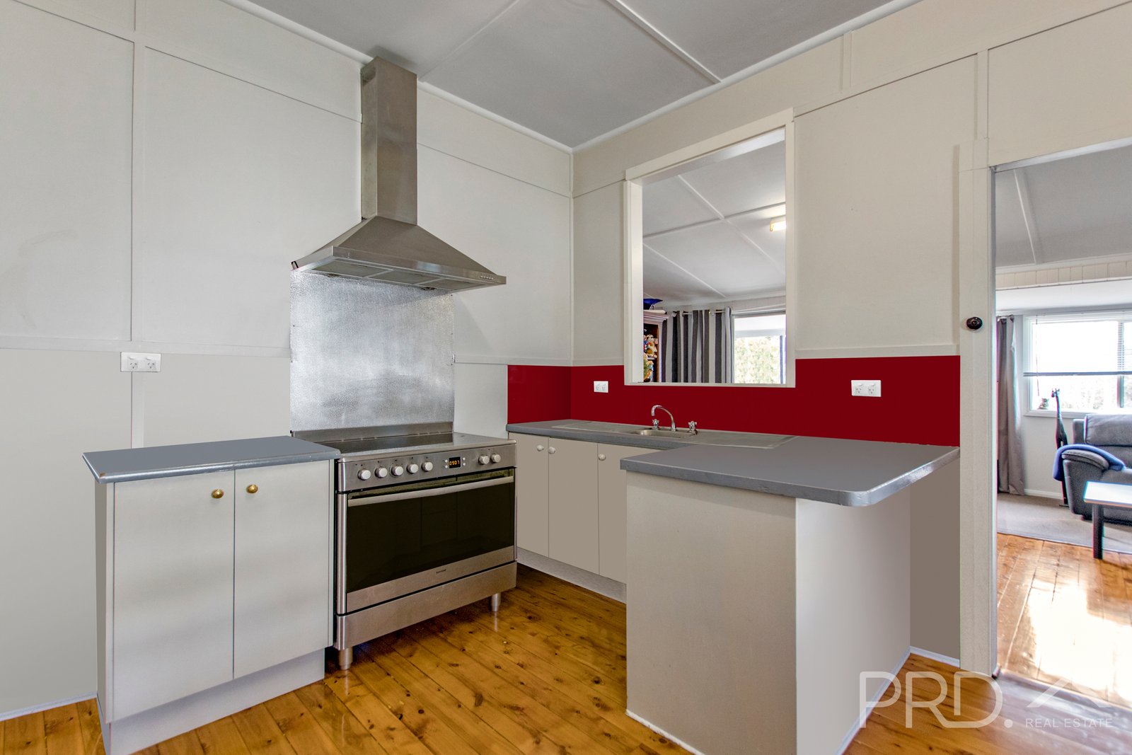 98 Russell Street TUMUT 3