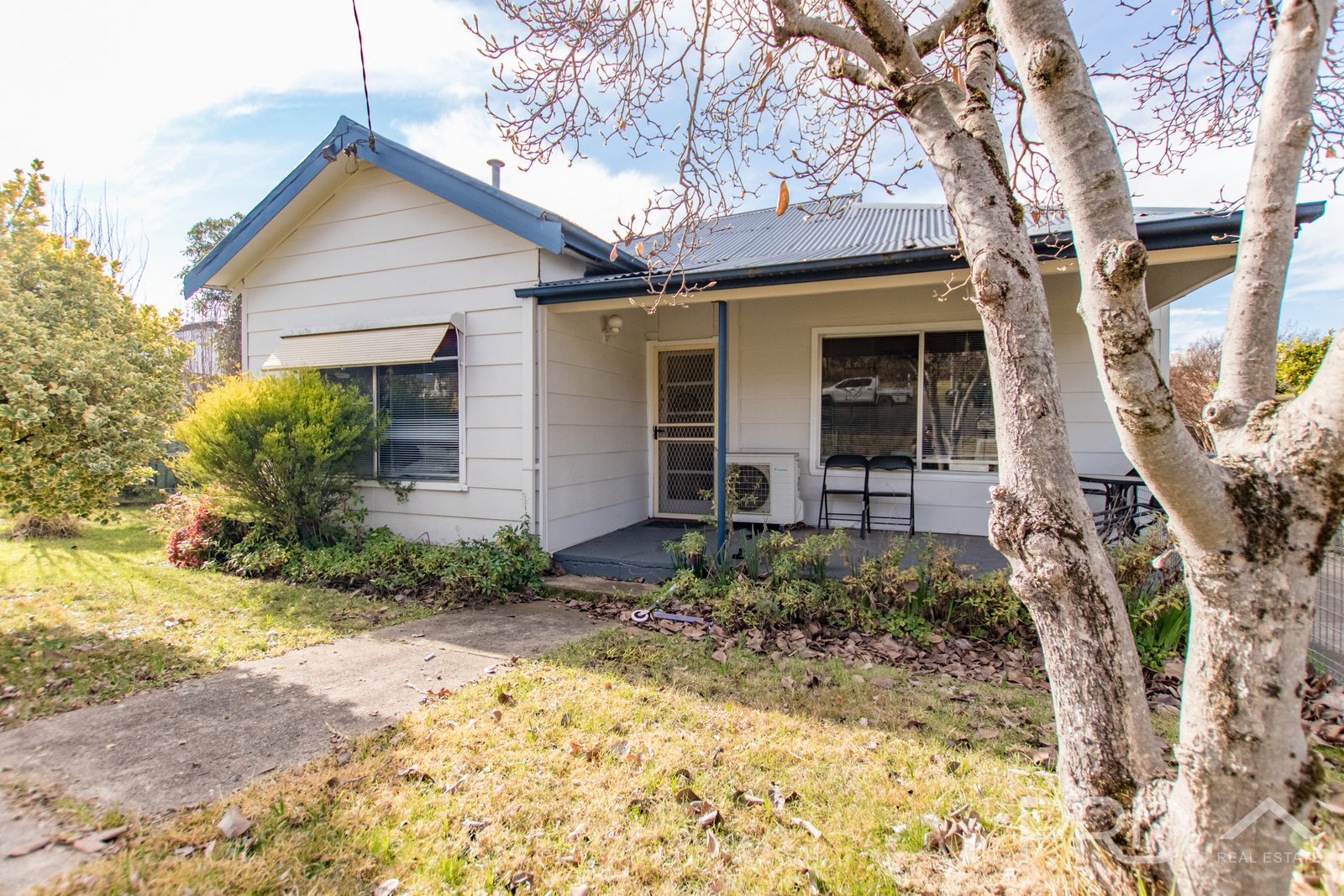98 Russell Street TUMUT 11