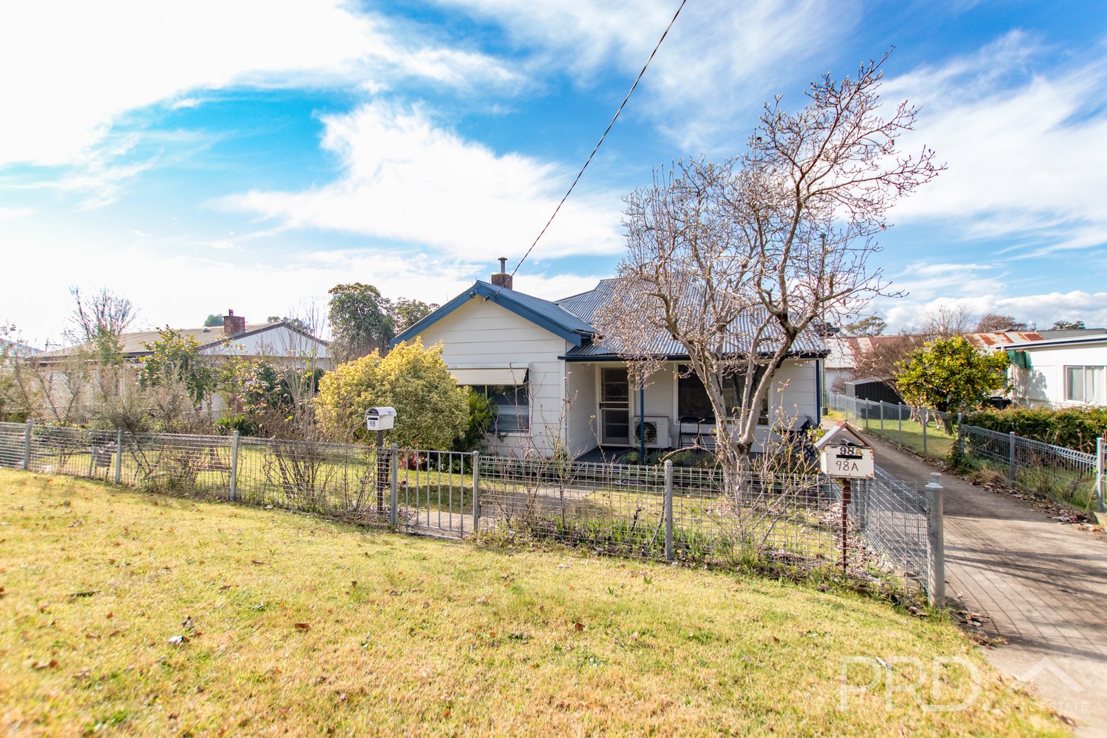 98 Russell Street TUMUT 12