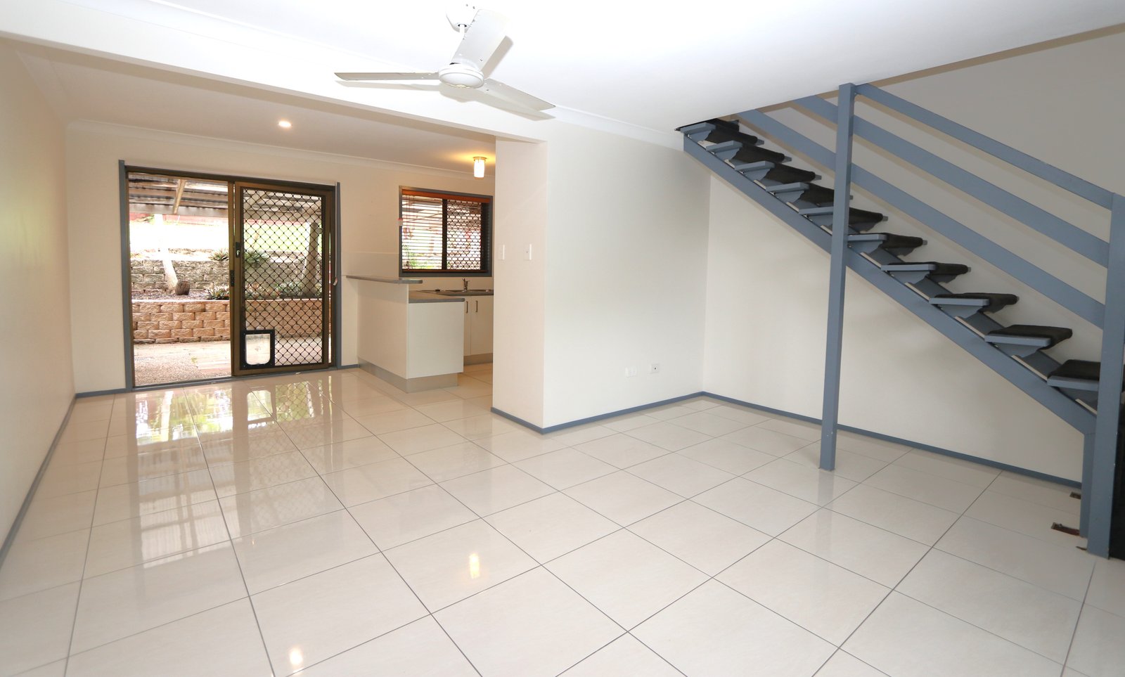 9/8 Sara Street ASHMORE 3