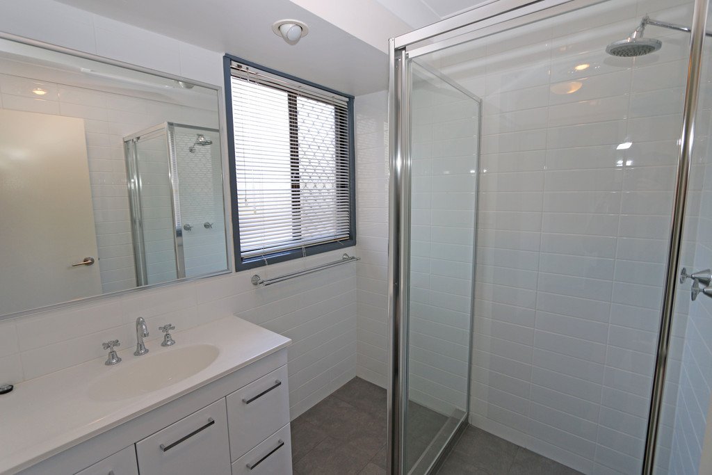9/8 Sara Street ASHMORE 4