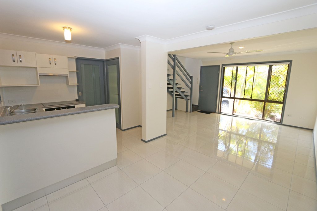 9/8 Sara Street ASHMORE 10