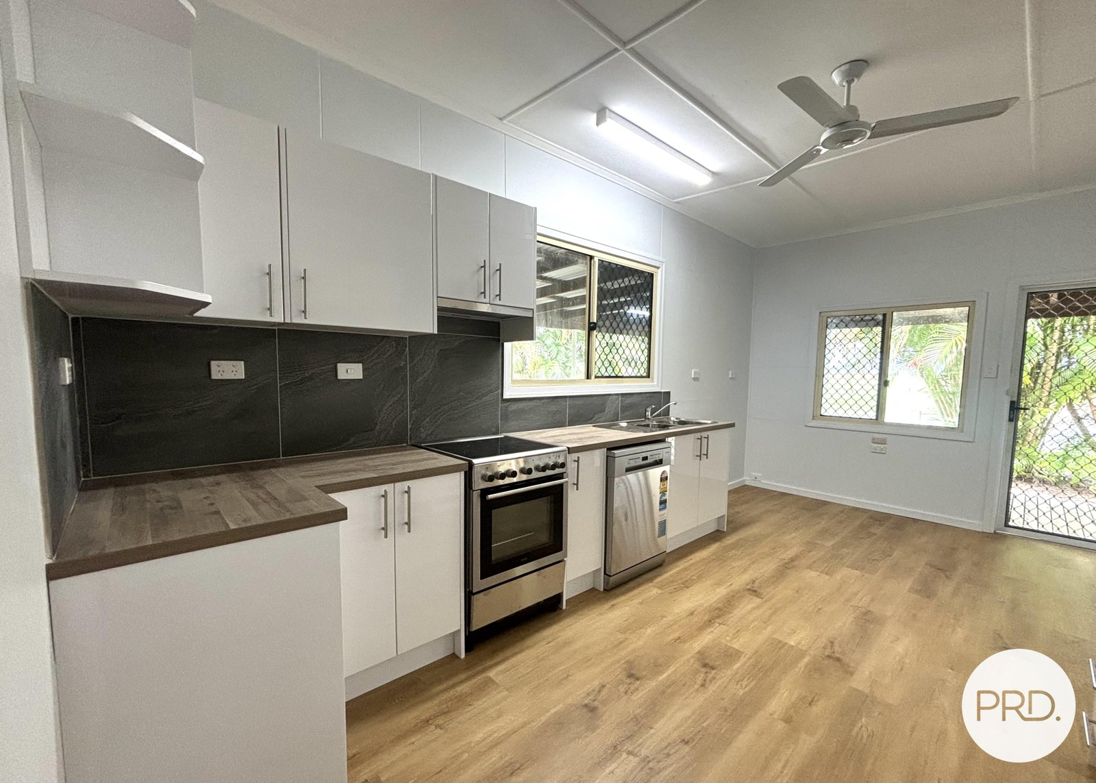 98 Shoal Point Road BUCASIA 1