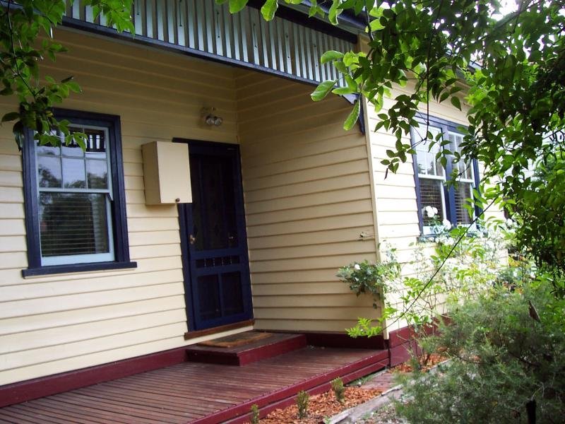 Gallery: 98 Tarrengower Street