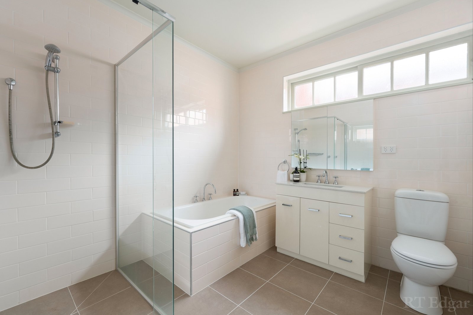 Real Estate and Property in 9/8 Trawalla Avenue, Toorak, VIC