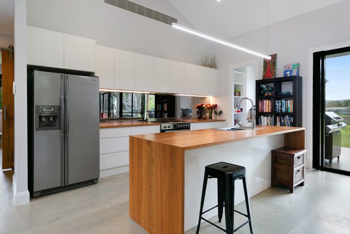98 Trees Road Tallebudgera 4