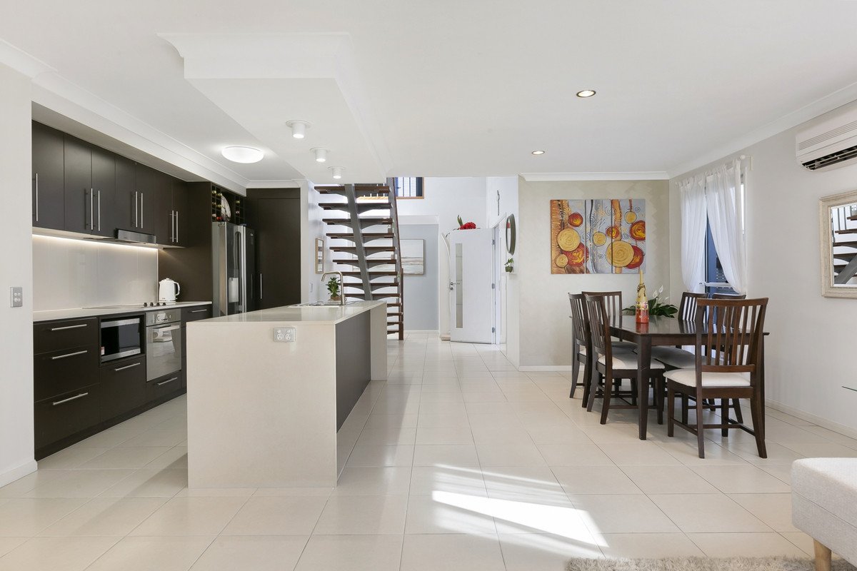 98 Verona Circuit Burleigh Waters 11