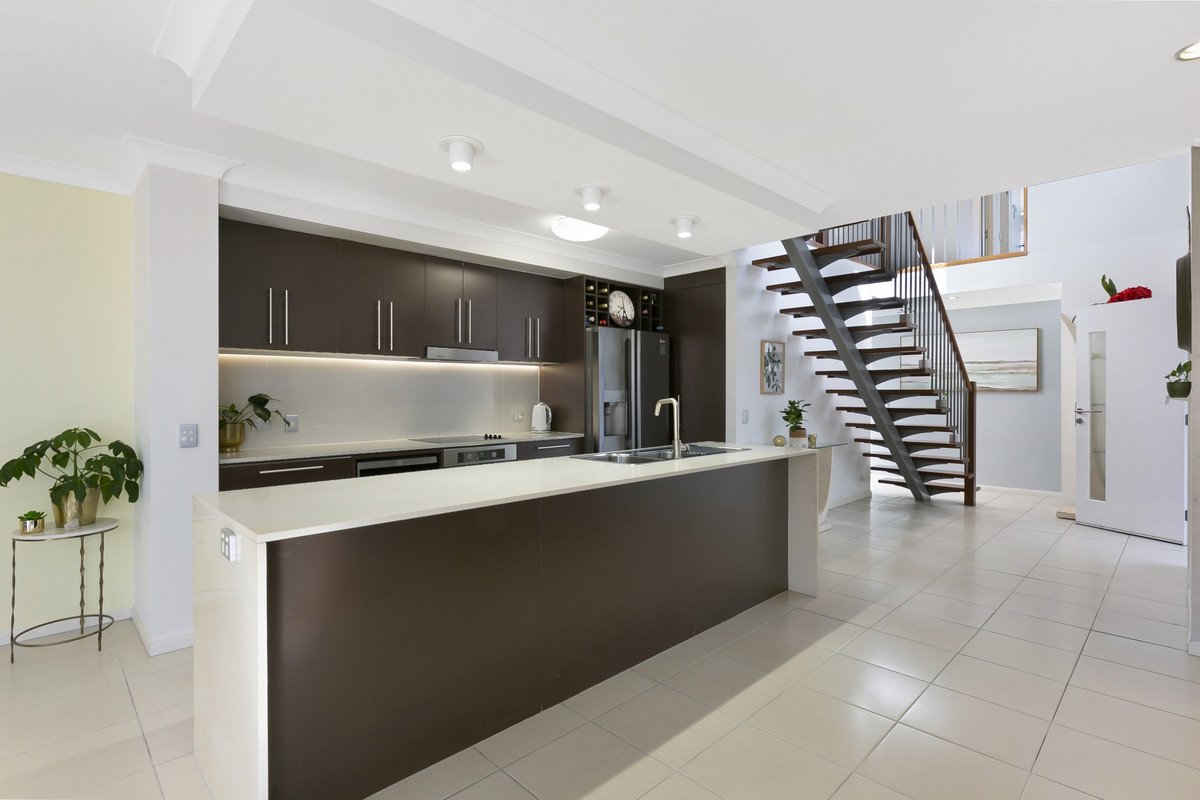 98 Verona Circuit Burleigh Waters 12