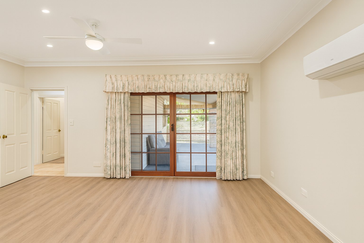 98 Webster Road LURNEA 2