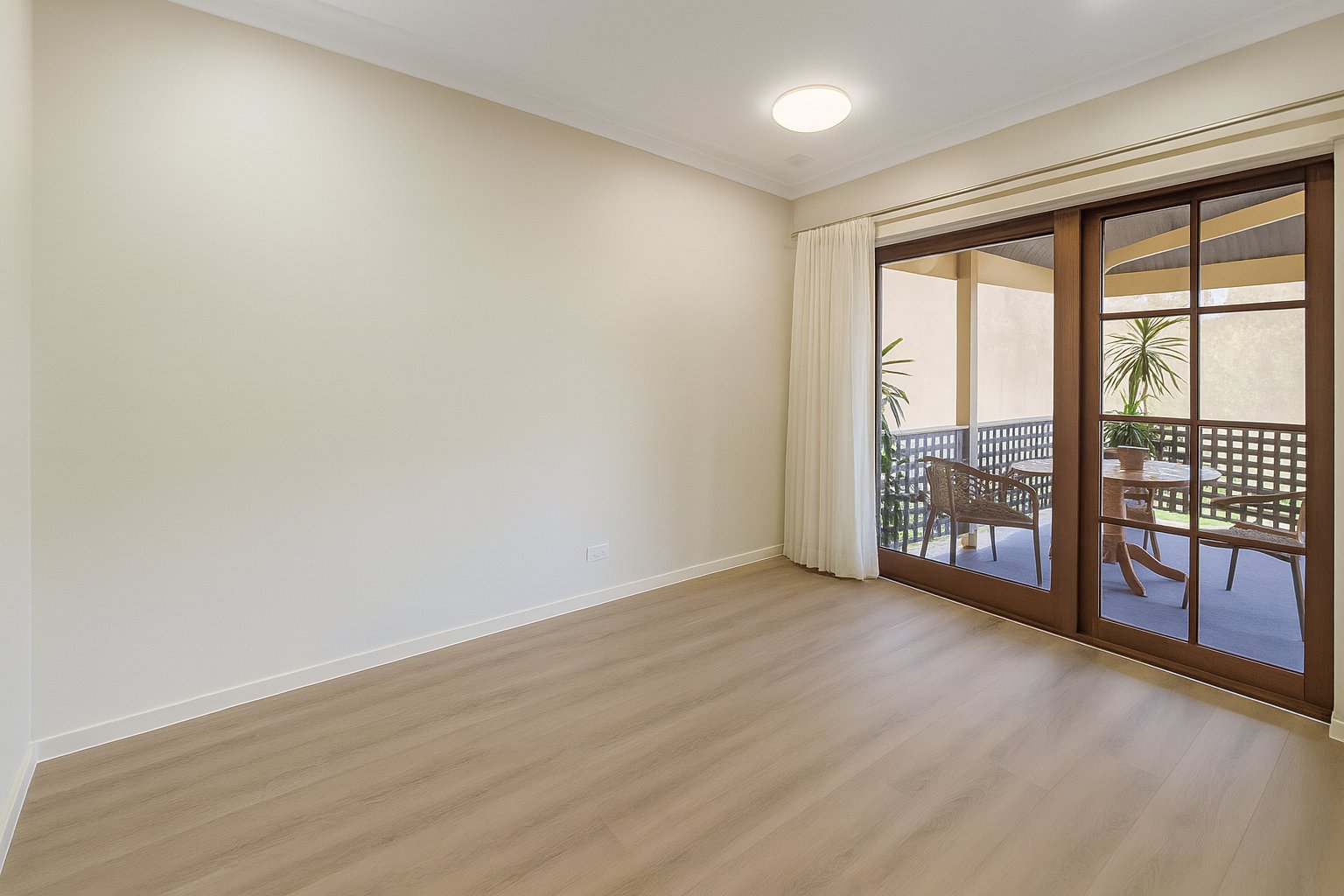 98 Webster Road LURNEA 5