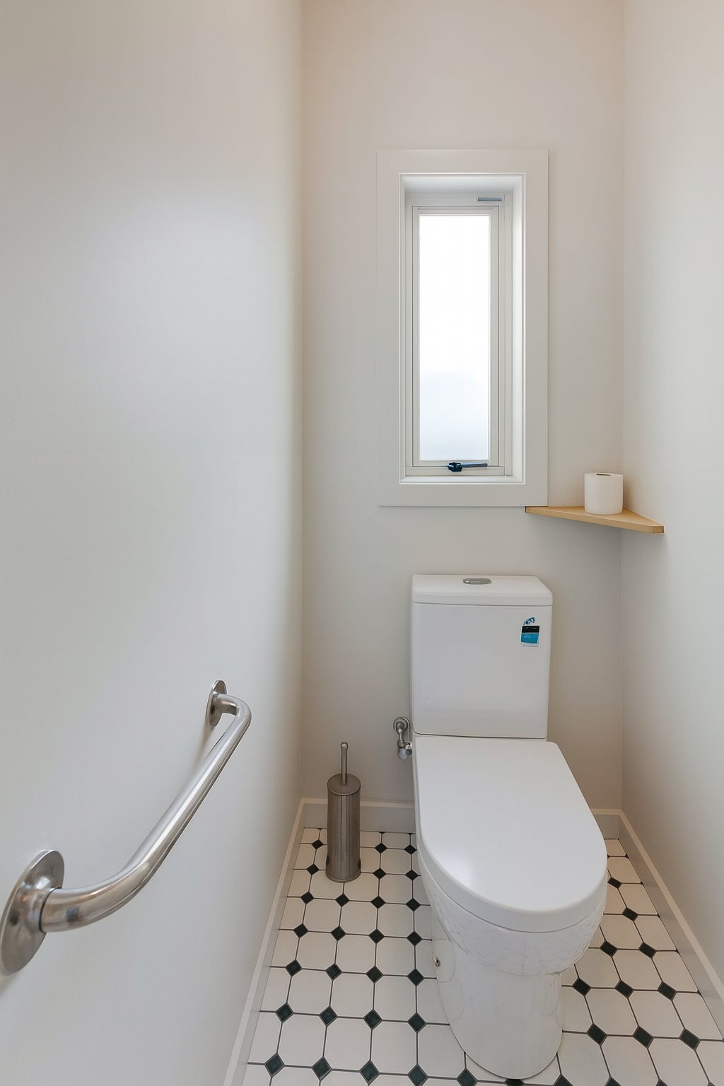 98 Webster Road LURNEA 9