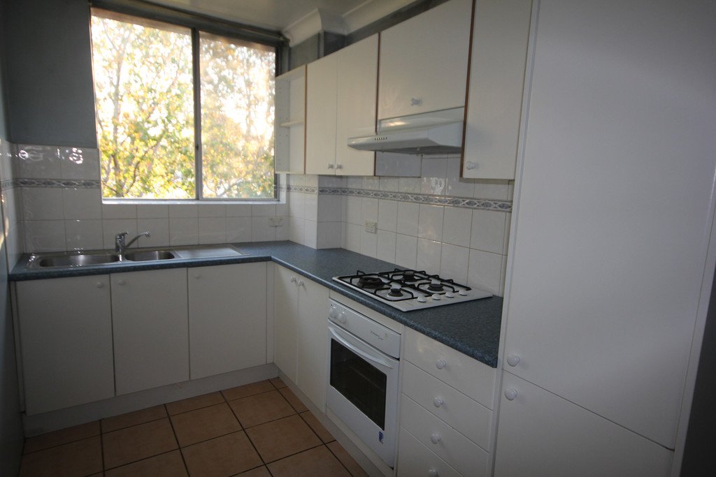 9/828 Canterbury Road ROSELANDS 2