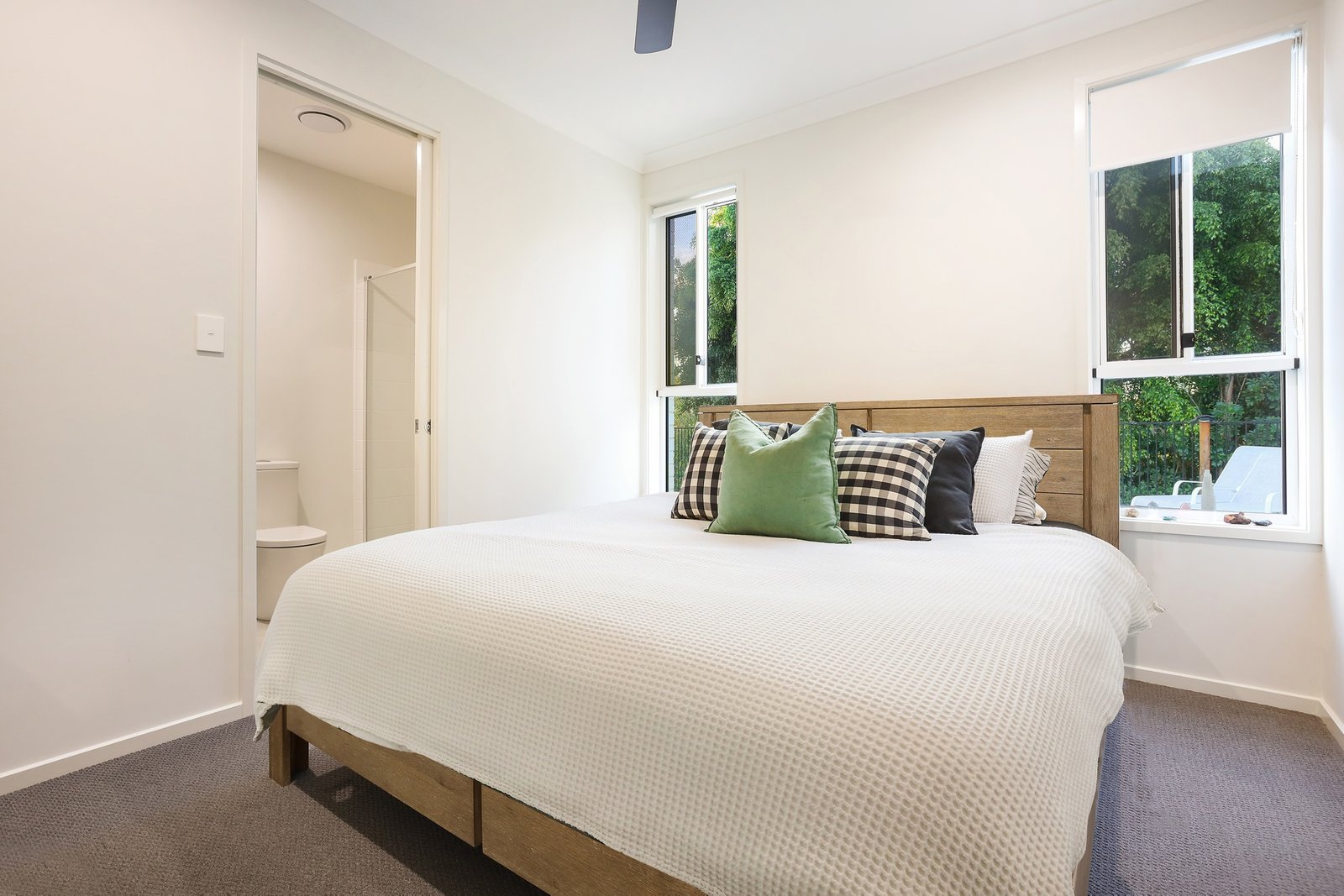 98A Alison Road CARRARA 10