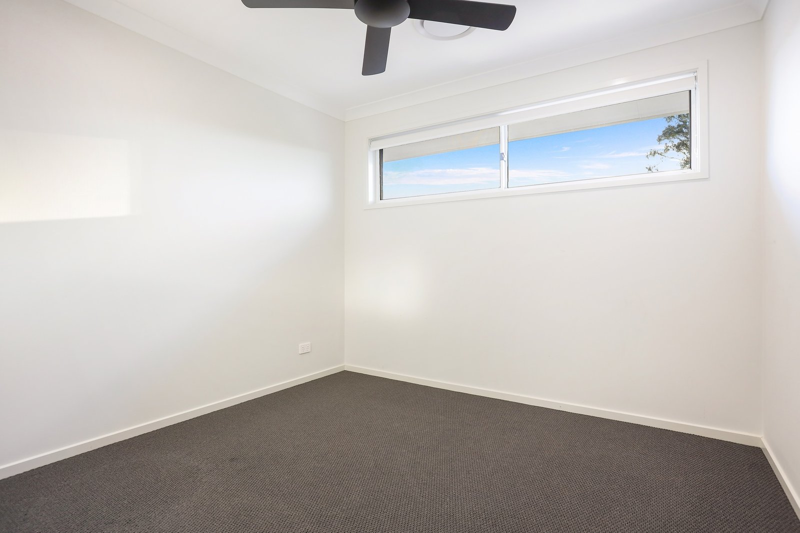 98A Alison Road CARRARA 16