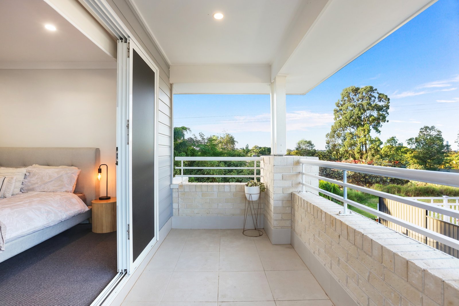 98A Alison Road CARRARA 20