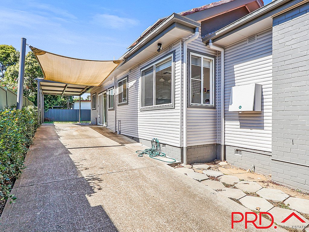 98a Marius Street TAMWORTH 12