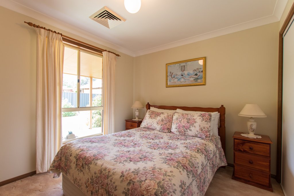 98A Russell Street TUMUT 13