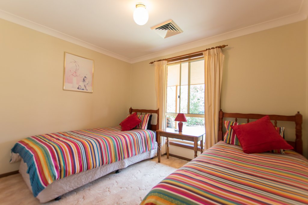 98A Russell Street TUMUT 14